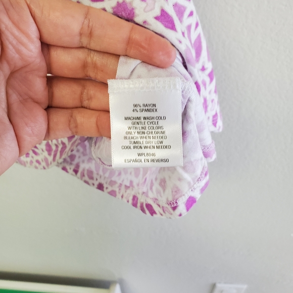 Purple and White Top with Flower Design - Picture 5 of 5